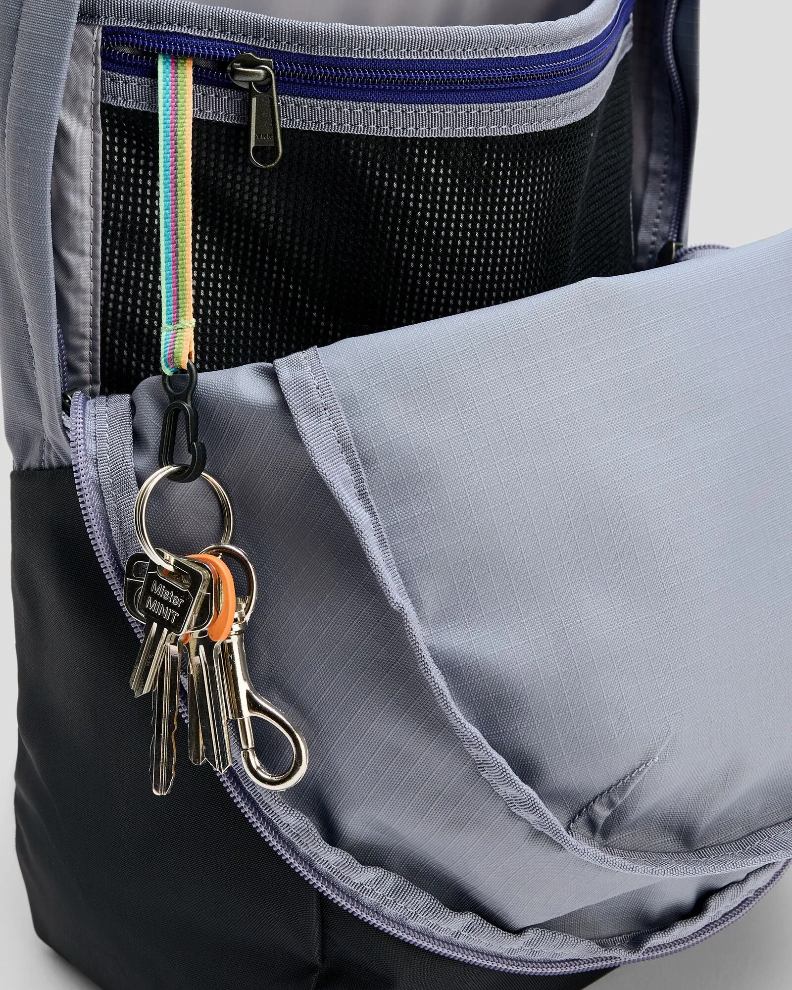 Axon Everyday Backpack - 18L - Dark Haze/Stingray Black