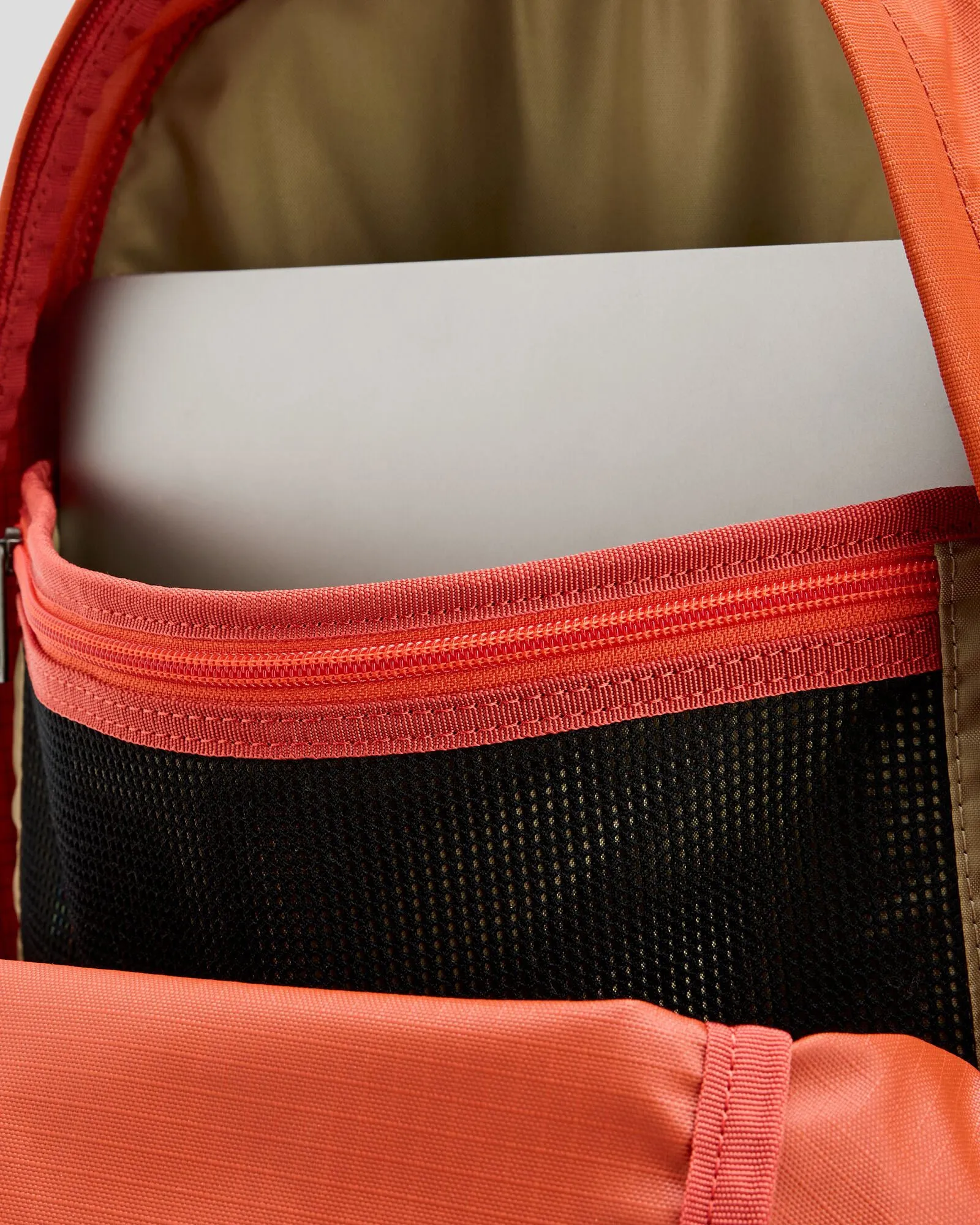 Axon Everyday Backpack - 18L - Red Earth