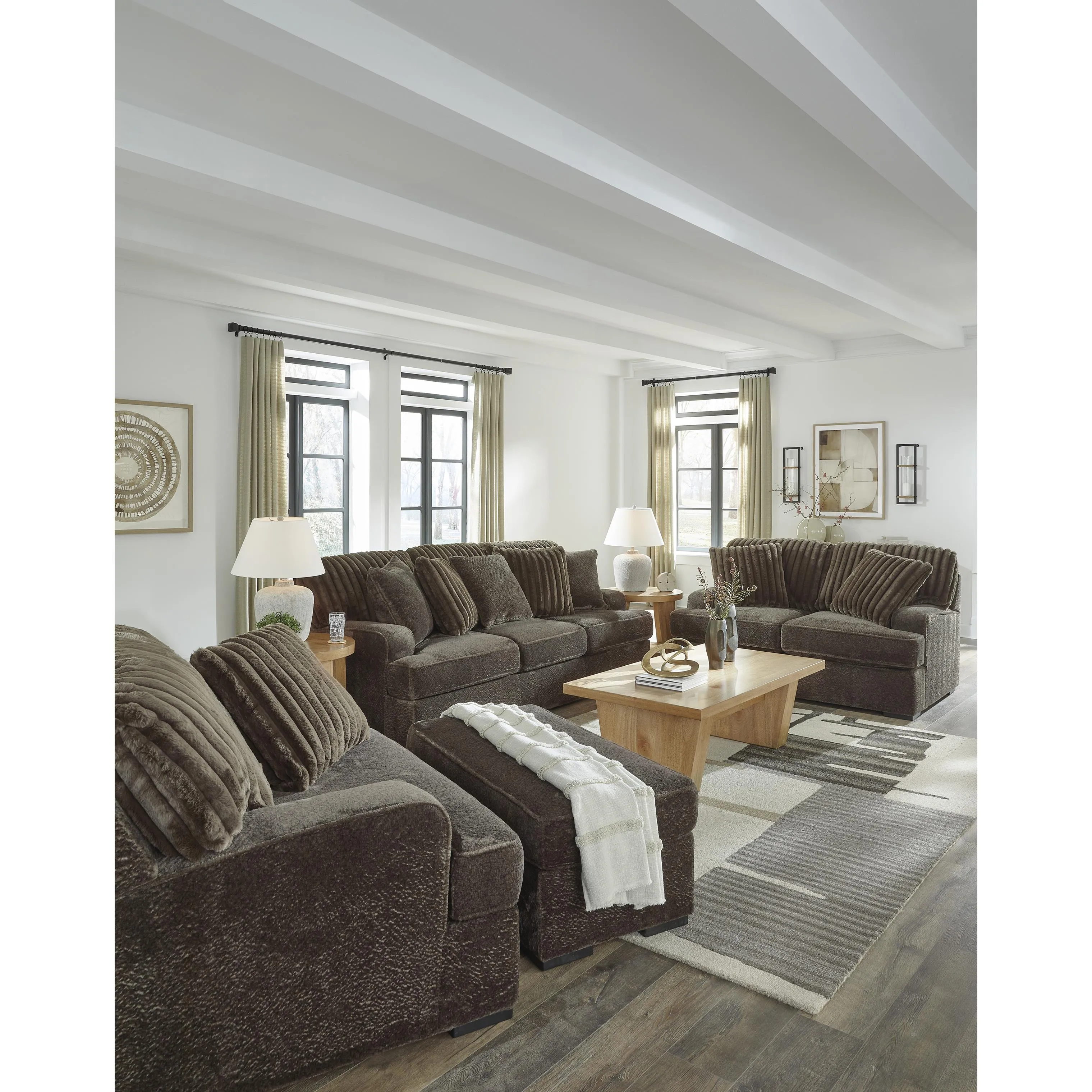 Benchcraft Aylesworth Stationary Fabric Sofa 5370238