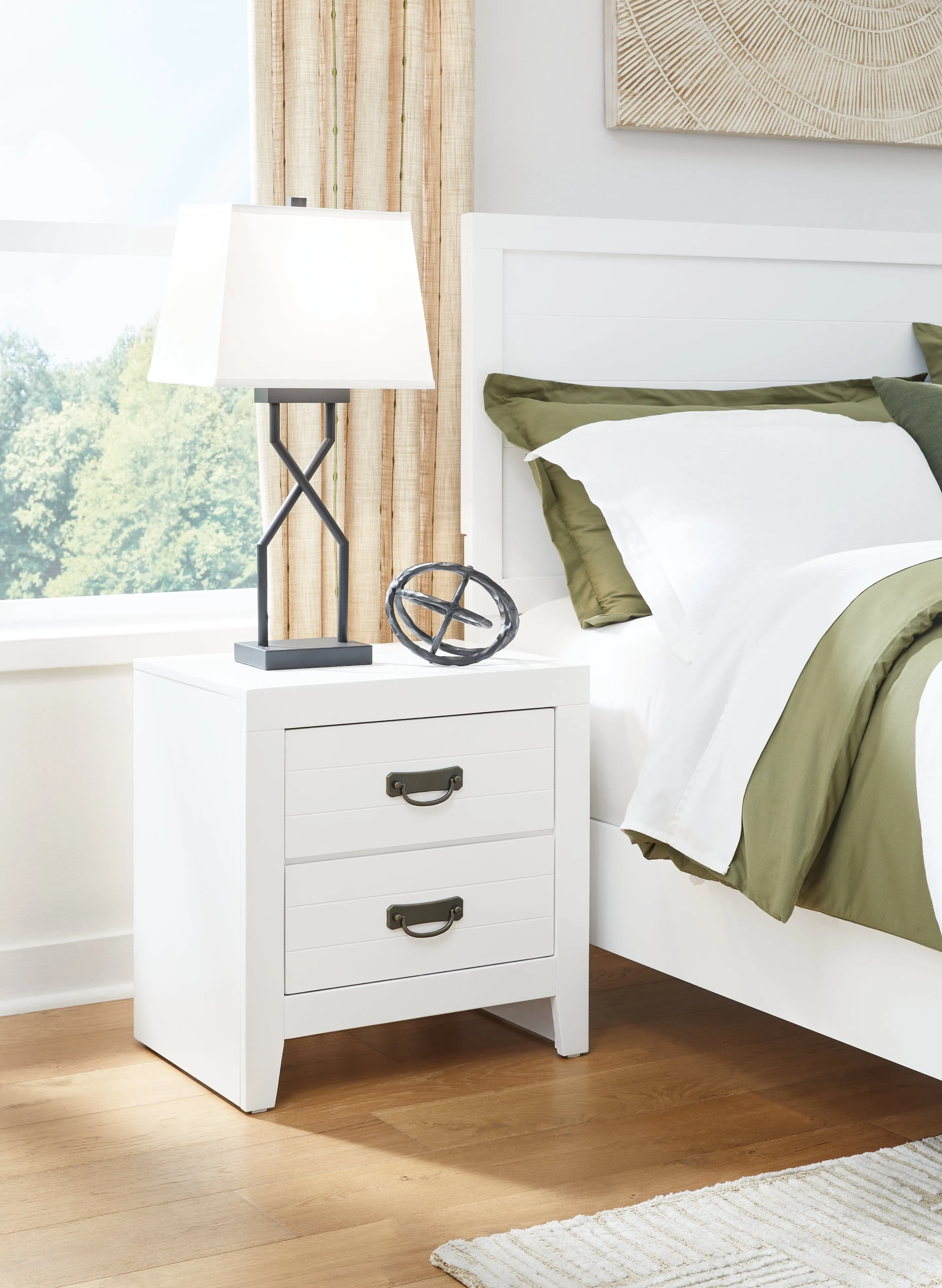 Binterglen Twin Panel Bed with Mirrored Dresser, Chest and Nightstand in White