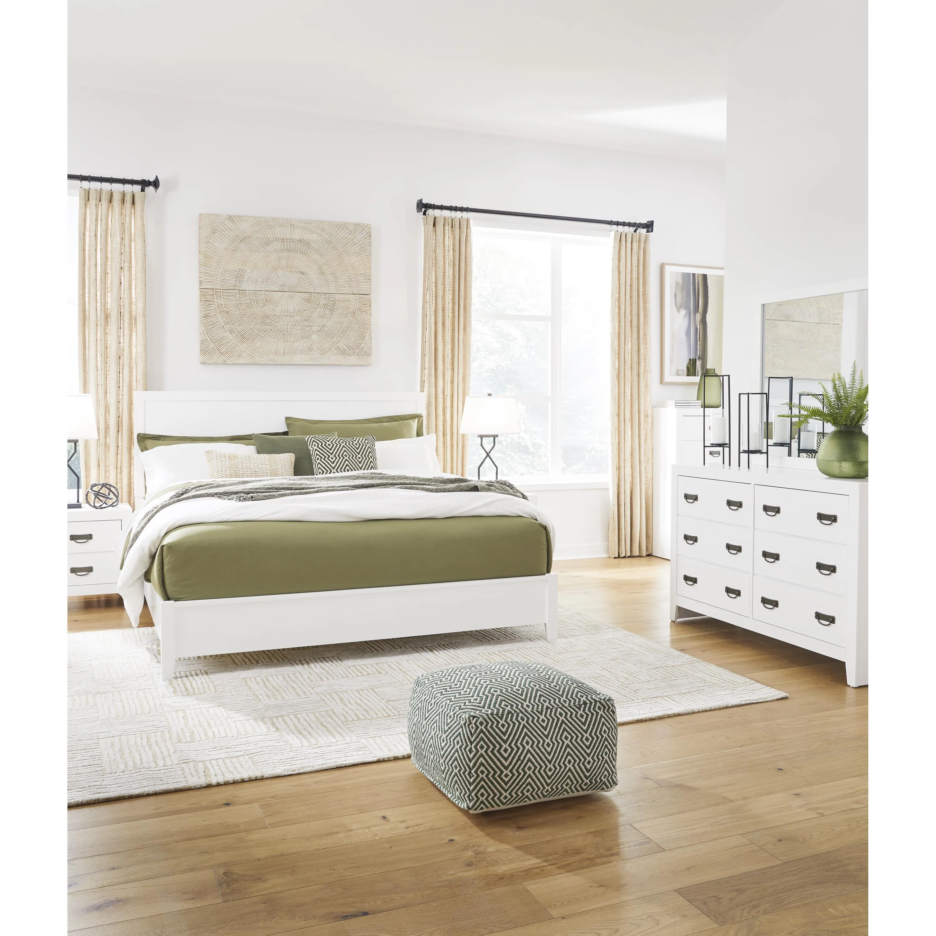 Signature Design by Ashley Binterglen King Panel Bed B427-82/B427-97